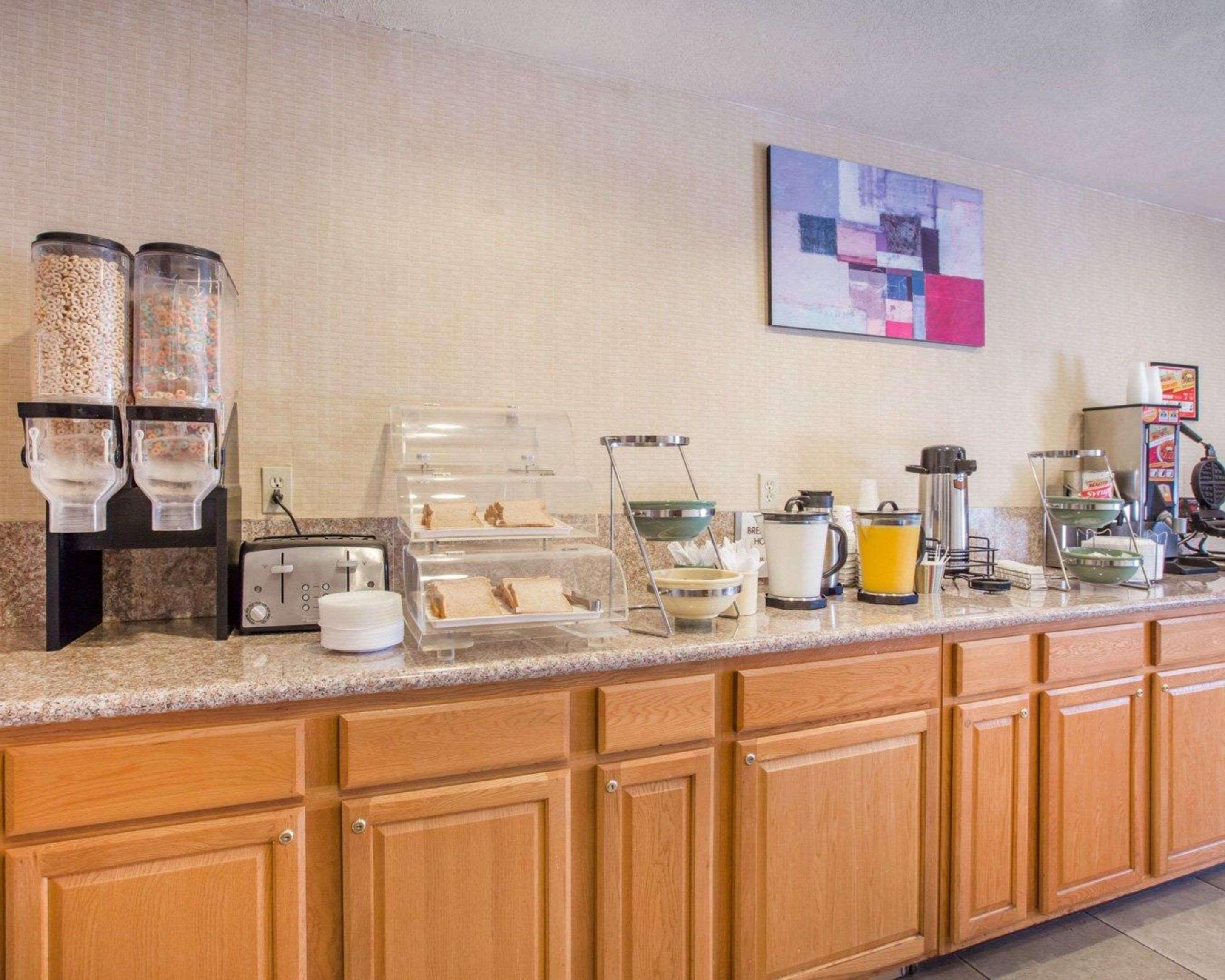 Econo Lodge Inn & Suites Lodi - Wine Country Area Exterior foto